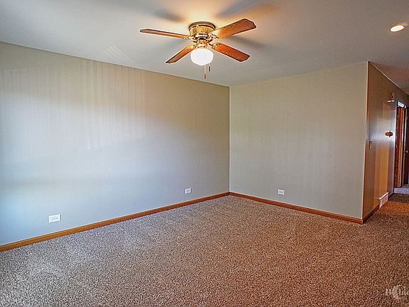 5th image of 1024 Barberry Ln