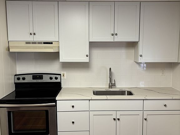3rd image of 202 4th St