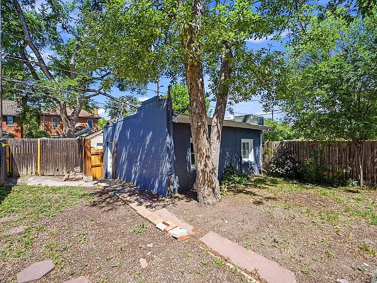 1233 Elizabeth St — Photo 30