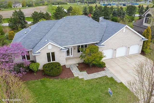 1st image of 8272 Parkview Ln
