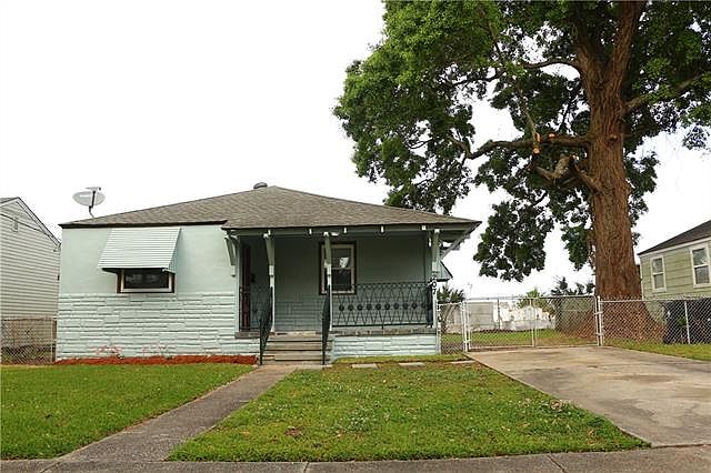 1st image of 207 Warrington Dr