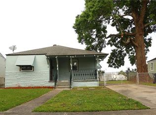 207 Warrington Dr, New Orleans, LA 70122