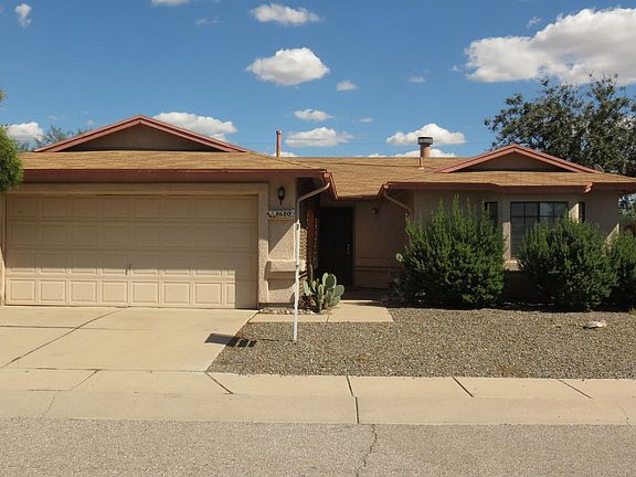 2nd image of 8680 N Chinaberry Way