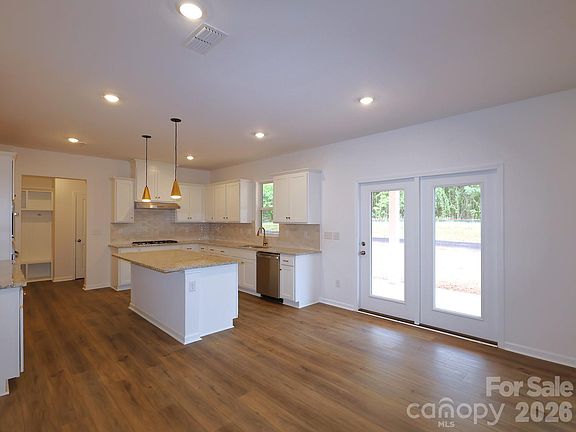 3rd image of 225 Amber Glen Dr
