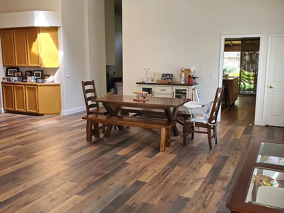 3rd image of 165 Dulverton Cir