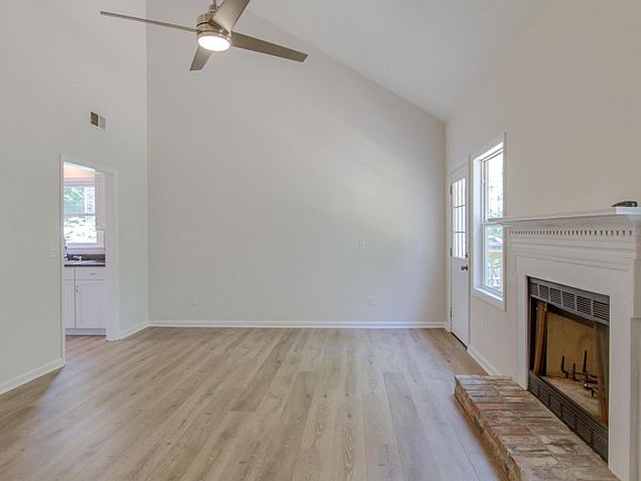 4th image of 1021 Hammack Ct