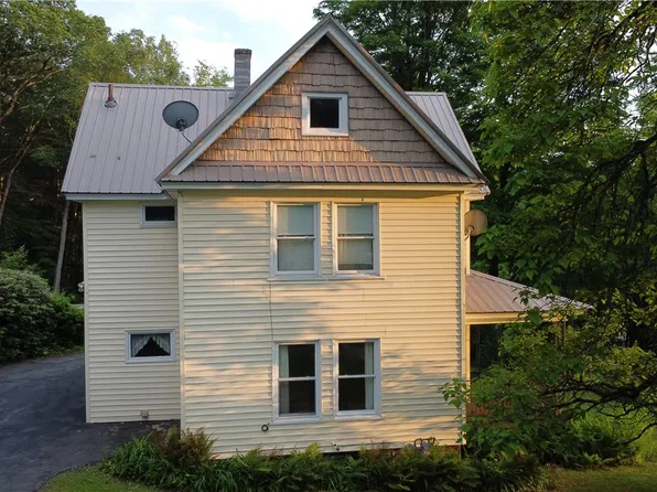 84 Peas Eddy Rd, Hancock, NY 13783