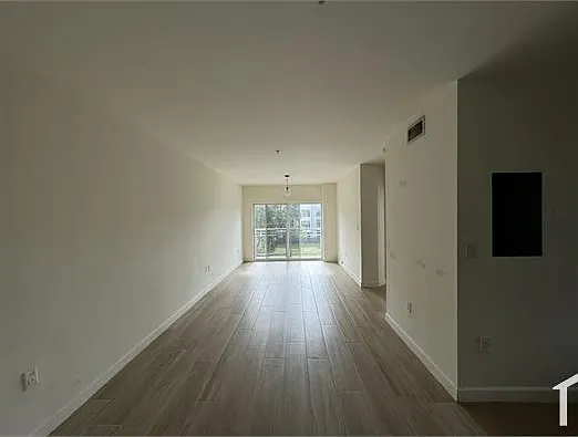 1 bed, 720 sqft, $1,950 — Photo 2