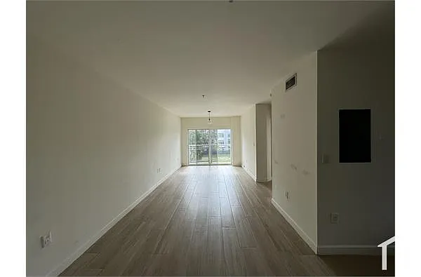 Building Photo - 529 NE 62nd St #303