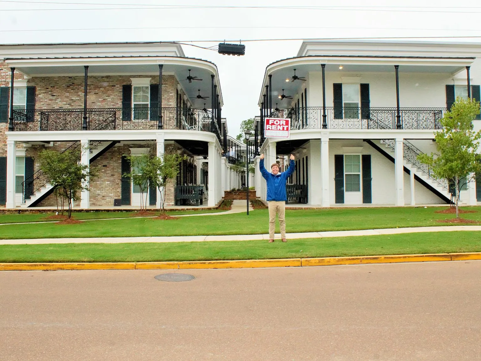 4 bed, 2000 sqft, $5,200 — Photo 3