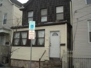 252 S 11th St, Newark, NJ 07107
