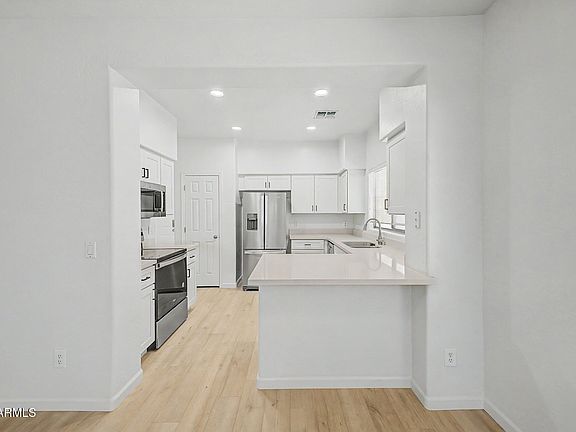 4th image of 525 N MILLER Road #174