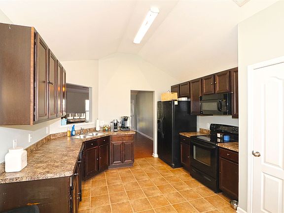 4th image of 306 Haywood Dr