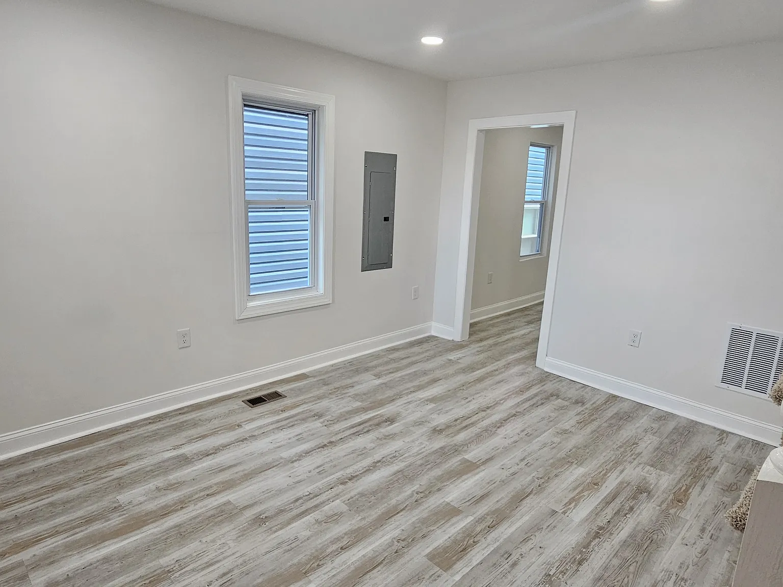 2 bed, 1200 sqft, $1,400 — Photo 4