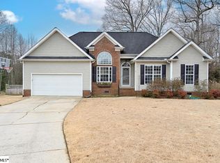 8 Manor Ct, Simpsonville, SC 29681