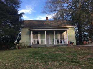 10 Pearl St, Ware Shoals, SC 29692