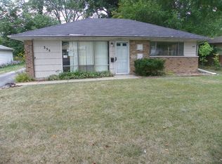 355 Blackhawk Dr, Park Forest, IL