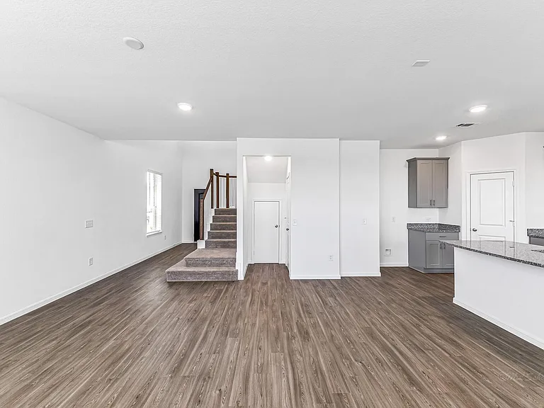 1029 Laguna Cove Dr — Photo 8