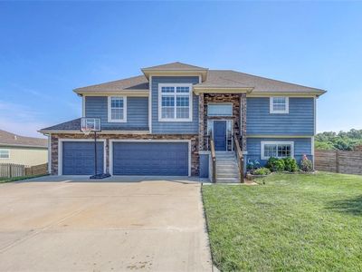 10418 Augusta Dr, Kansas City, KS, 66109