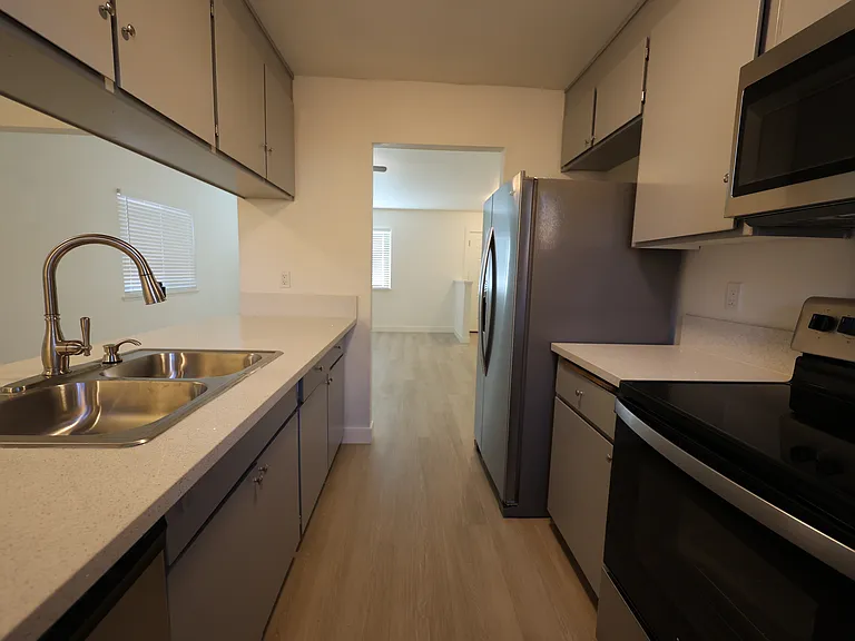 761 Almond St #B — Photo 10