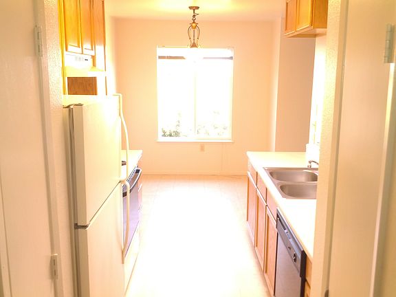 5th image of 5113 Panama Ave APT B