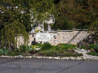 17104 NE 45th St APT 2, Redmond, WA 98052