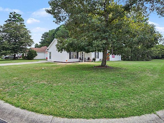 3rd image of 3002 Denine Dr.