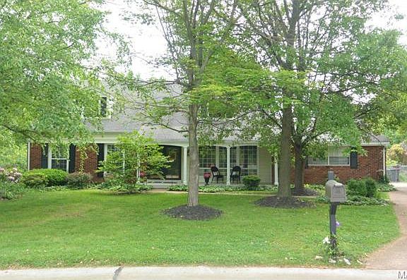 2nd image of 345 Lakewood Ln