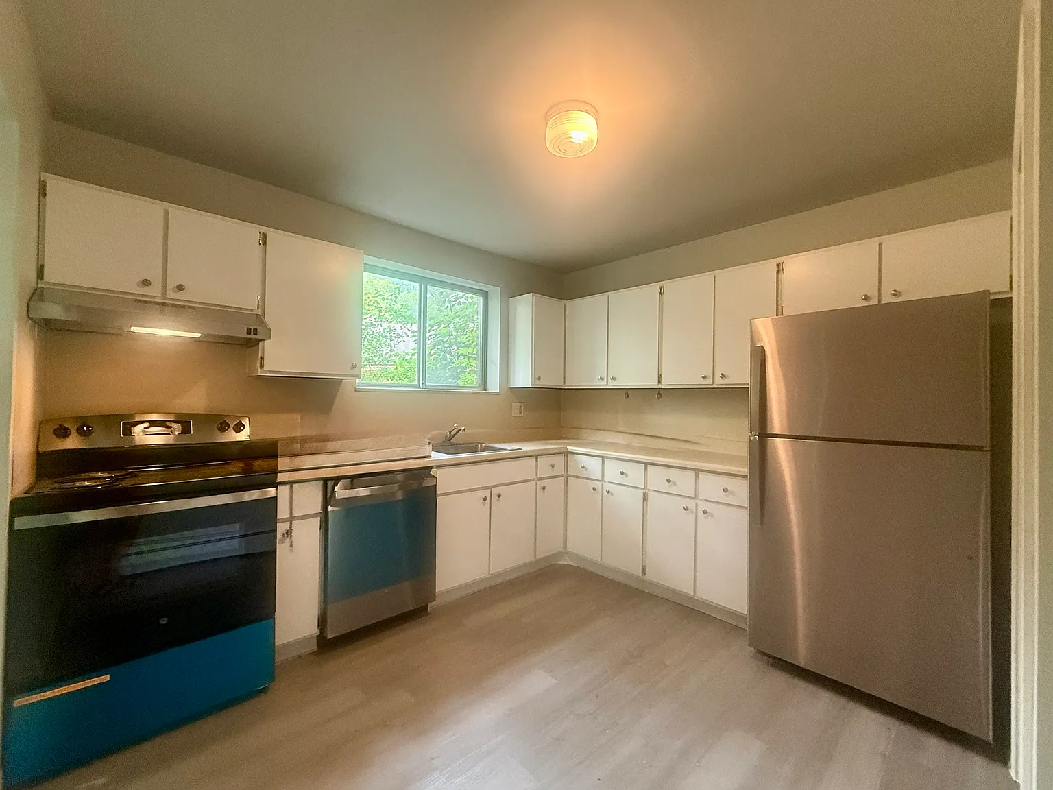 3 bed, 1257 sqft, $2,500 — Photo 3