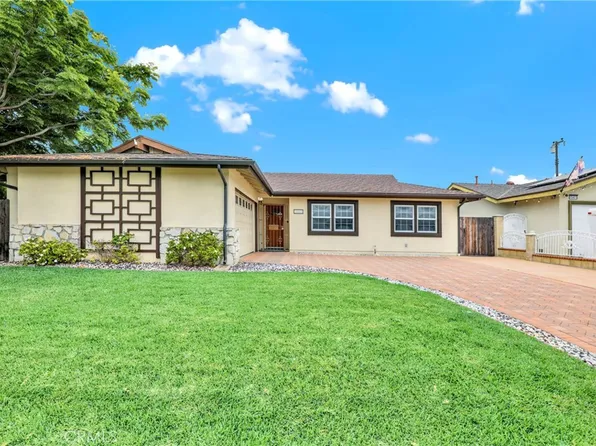 15421 Cambay Ln, Huntington Beach, CA 92649