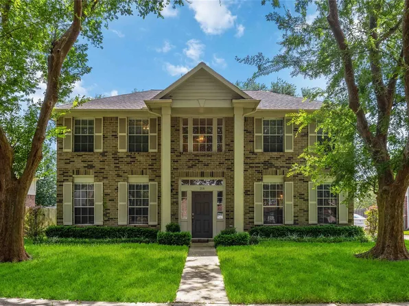 206 Scarlet Maple Dr, Sugar Land, TX 77479