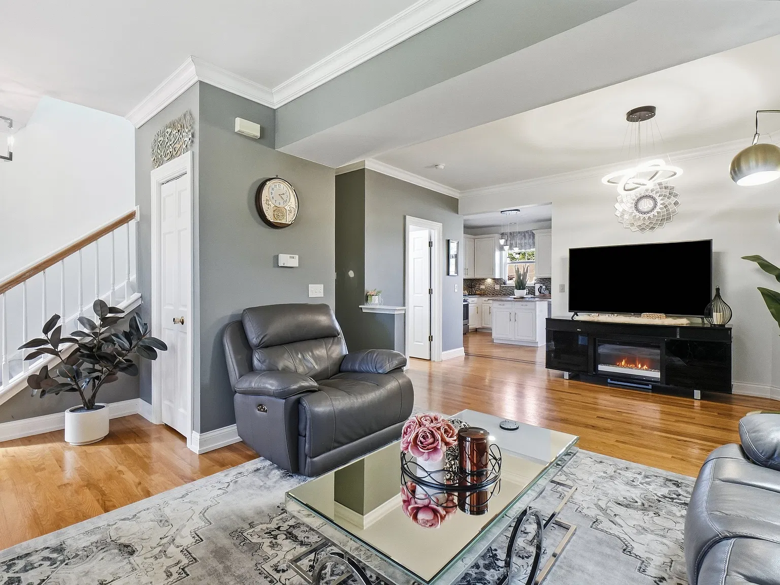 3 bed, 1754 sqft, $3,400 — Photo 3