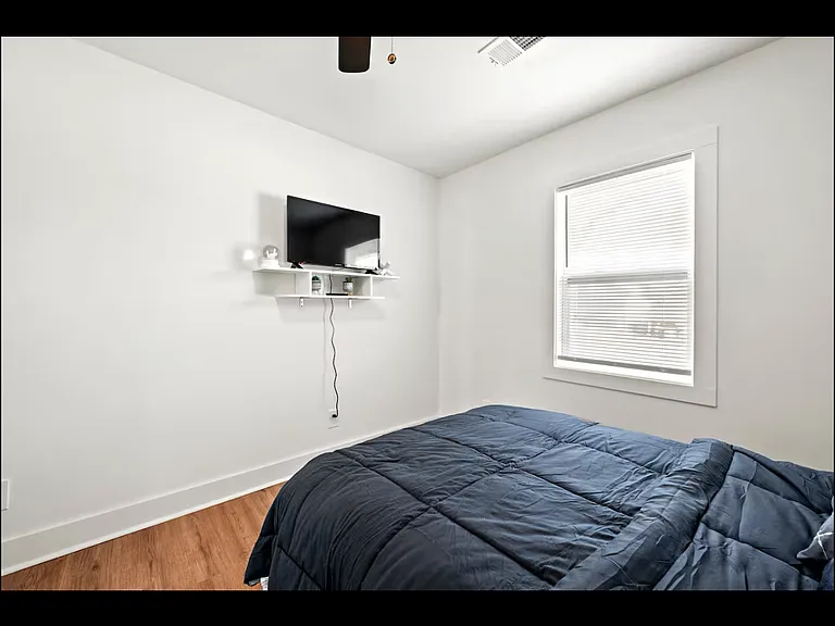 2484 Calvin Ave — Photo 15