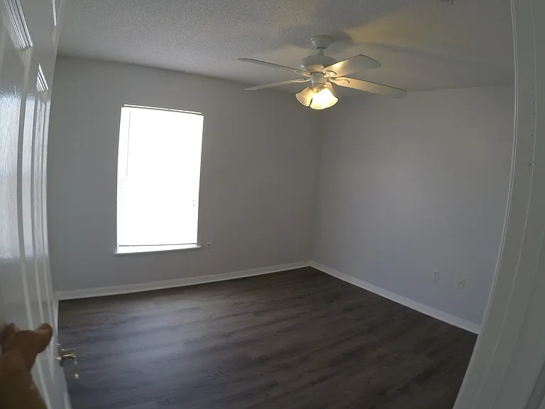 5002 Strada Dr — Photo 32