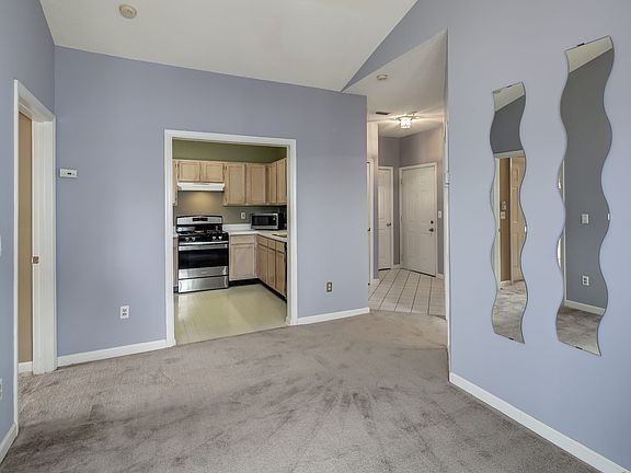 5th image of 14300 Grape Holly Grv APT 35