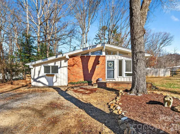107 High St, Black Mountain, NC 28711