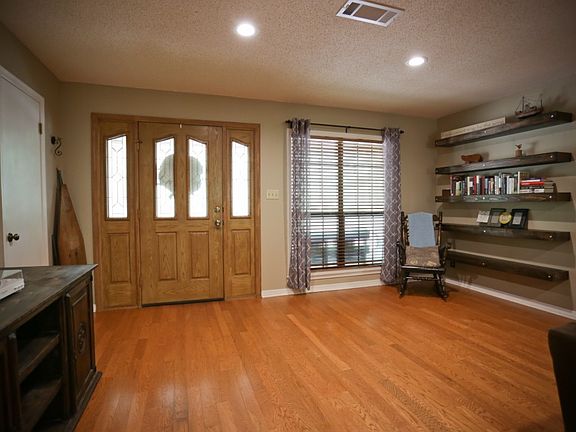5th image of 105 Pinecrest Dr