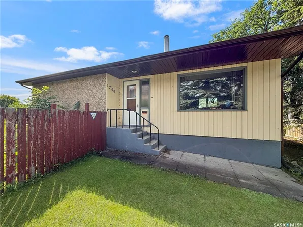 1700 15th AVENUE W, Prince Albert, SK S6V 5P3