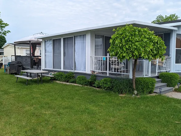 490 Empire Rd #Qvv115, Pt Colborne, ON L0S 1R0