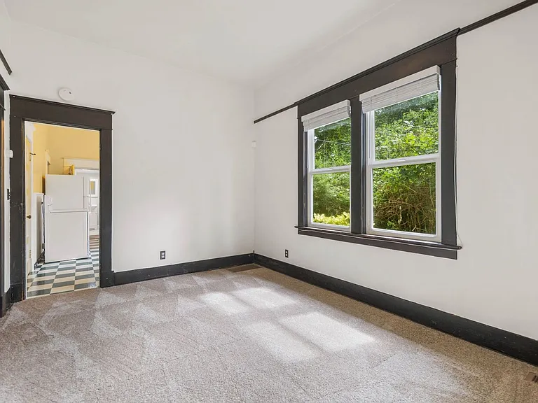 712 SW 3rd Pl — Photo 6