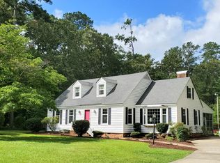 212 Fairway Dr, Washington, NC 27889