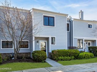 3 Beverly Ct, Tinton Falls, NJ 07724