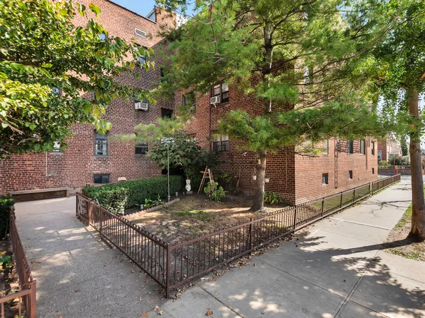 1265 Shore Parkway image 10 of 11