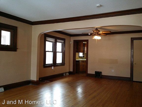 2nd image of 3823 Queen Ave N