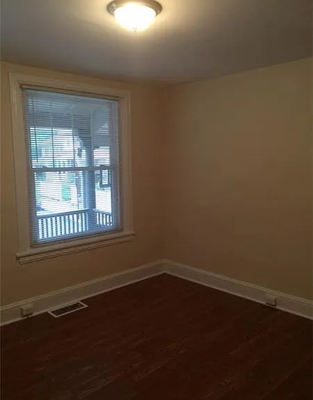 947 Sargent Ave — Photo 10