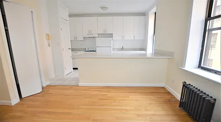 Rented by Manhattan Realty Group