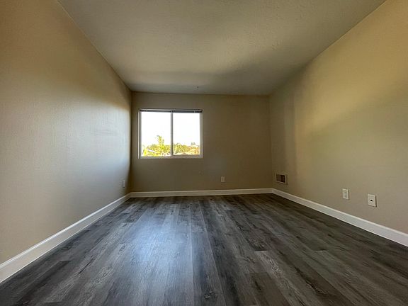 3rd image of 218 Woodland Pkwy Unit 242