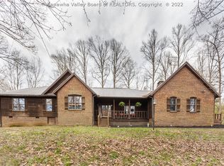 303 Shetland Dr, Scott Depot, WV 25560
