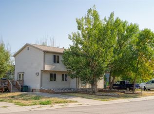 812 Greenway Dr, Gillette, WY 82716