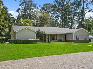 7 Sunset Rd, Laurel, MS 39440